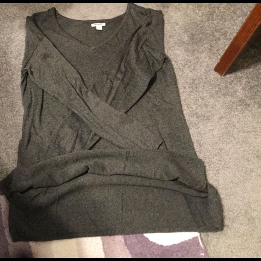 Old Navy gray sweater